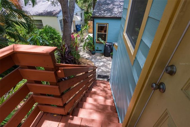 135 17TH AVENUE N, St Petersburg, FL 33704