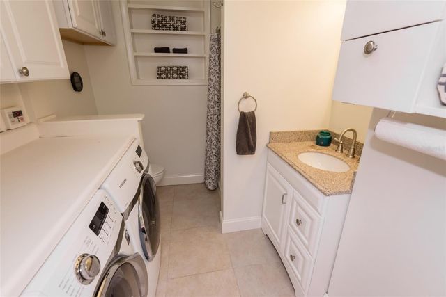 135 17TH AVENUE N, St Petersburg, FL 33704