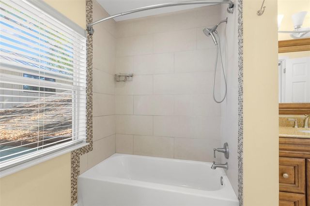 135 17TH AVENUE N, St Petersburg, FL 33704