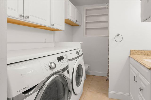 135 17TH AVENUE N, St Petersburg, FL 33704