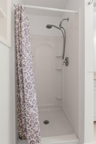 135 17TH AVENUE N, St Petersburg, FL 33704