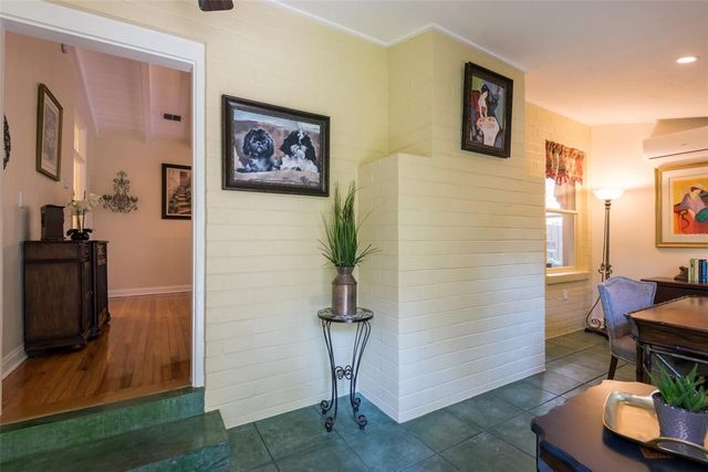 135 17TH AVENUE N, St Petersburg, FL 33704