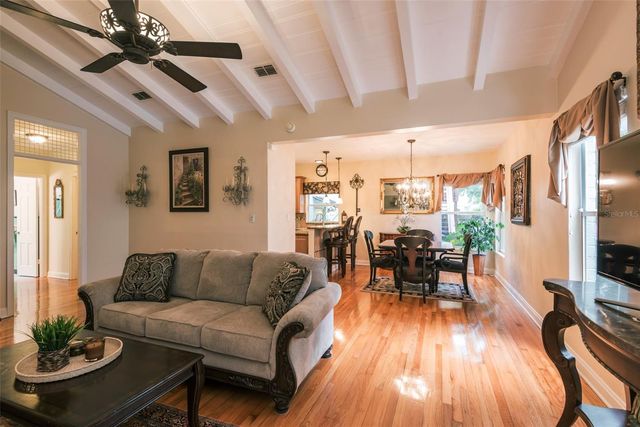 135 17TH AVENUE N, St Petersburg, FL 33704