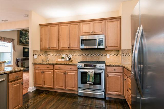 135 17TH AVENUE N, St Petersburg, FL 33704