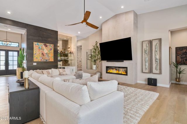 3810 E CLARENDON Avenue, Phoenix, AZ 85018