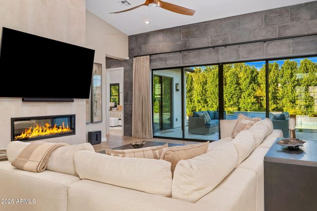 3810 E CLARENDON Avenue, Phoenix, AZ 85018