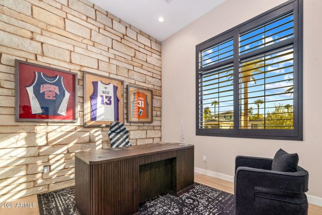 3810 E CLARENDON Avenue, Phoenix, AZ 85018