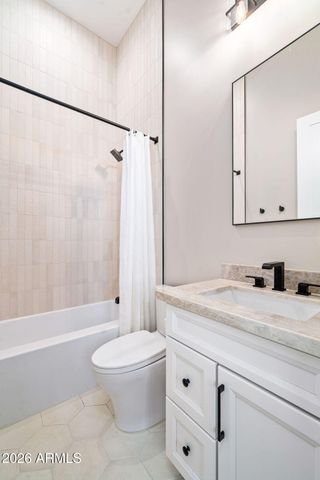 3810 E CLARENDON Avenue, Phoenix, AZ 85018