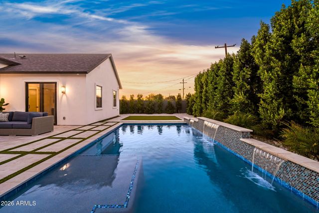 3810 E CLARENDON Avenue, Phoenix, AZ 85018