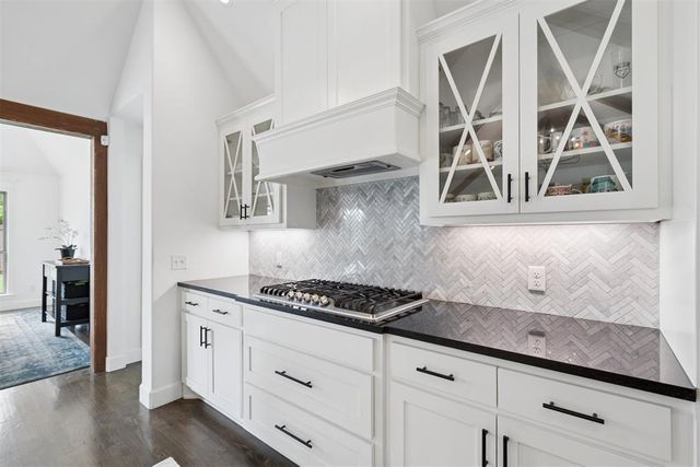 901 NW 184th Court, Edmond, OK 73012