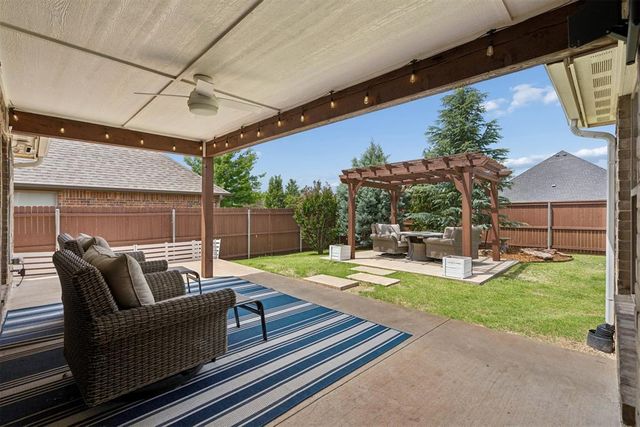 901 NW 184th Court, Edmond, OK 73012
