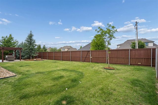 901 NW 184th Court, Edmond, OK 73012