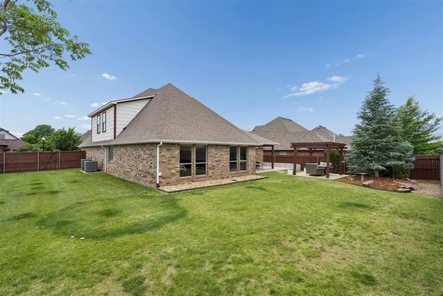 901 NW 184th Court, Edmond, OK 73012