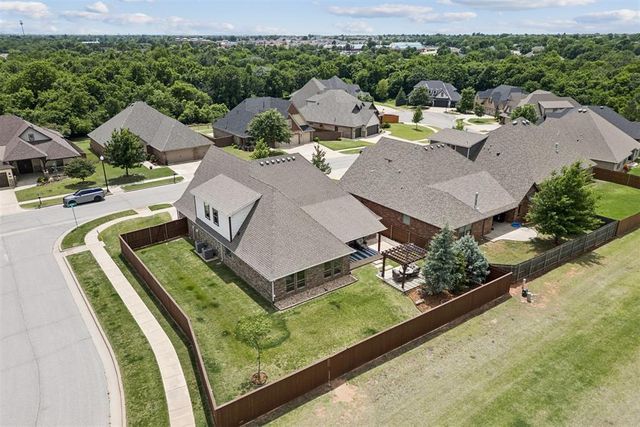 901 NW 184th Court, Edmond, OK 73012
