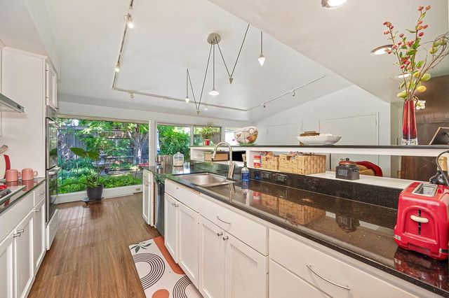 3421 Lynne Way, Sacramento, CA 95821