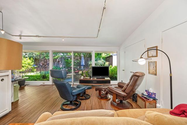 3421 Lynne Way, Sacramento, CA 95821