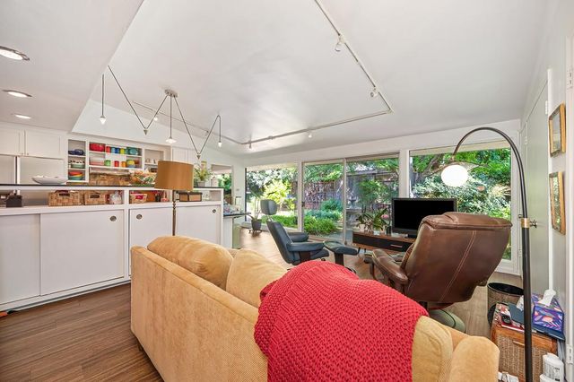 3421 Lynne Way, Sacramento, CA 95821