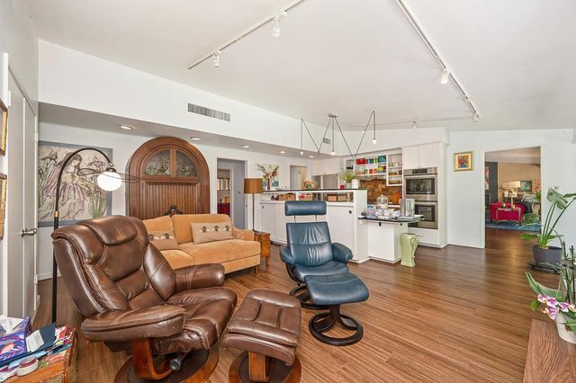 3421 Lynne Way, Sacramento, CA 95821