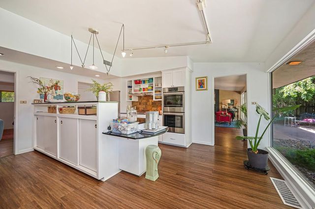 3421 Lynne Way, Sacramento, CA 95821