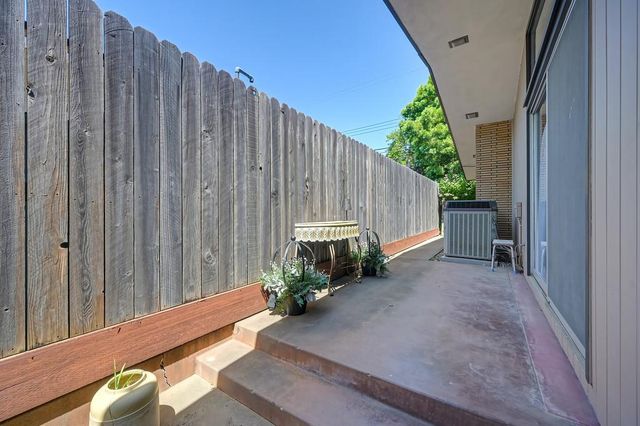 3421 Lynne Way, Sacramento, CA 95821