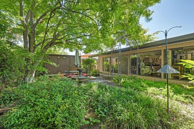 3421 Lynne Way, Sacramento, CA 95821