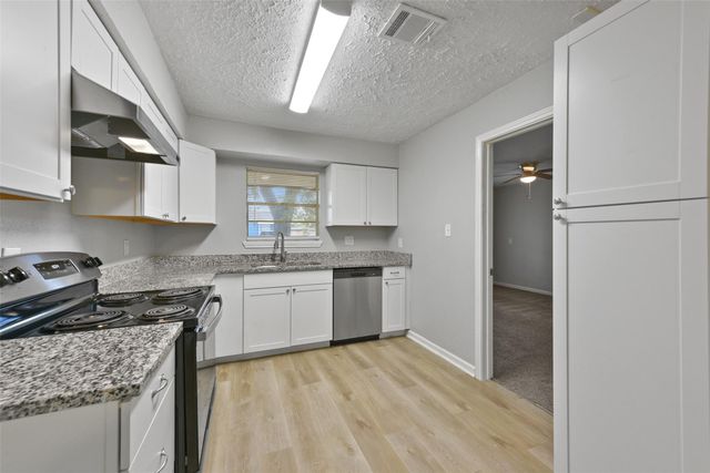 2803 22nd Street, Dickinson, TX 77539