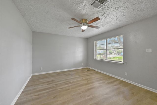 2803 22nd Street, Dickinson, TX 77539