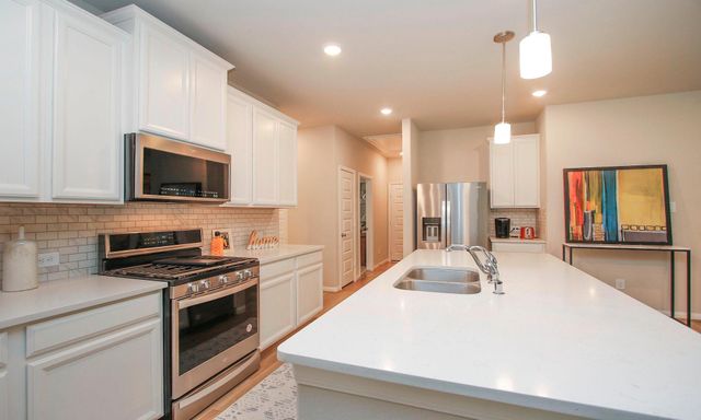 108 Clay Creek Lane, Conroe, TX 77316