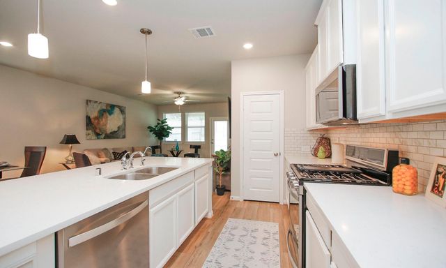 108 Clay Creek Lane, Conroe, TX 77316