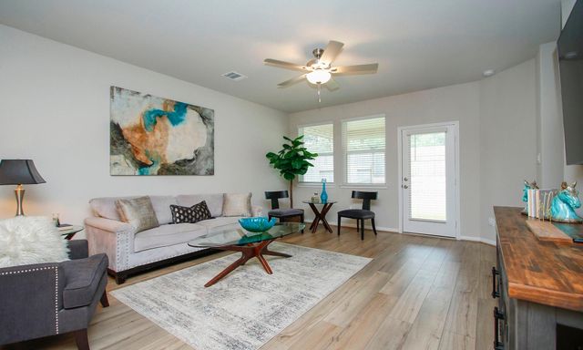 108 Clay Creek Lane, Conroe, TX 77316