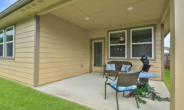 108 Clay Creek Lane, Conroe, TX 77316