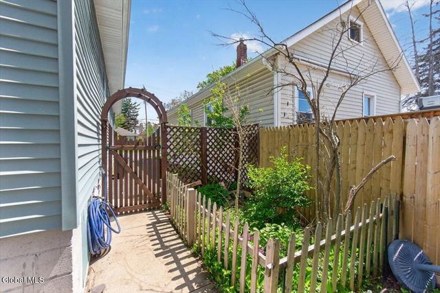 5 Cromer Avenue, Schenectady, NY 12304