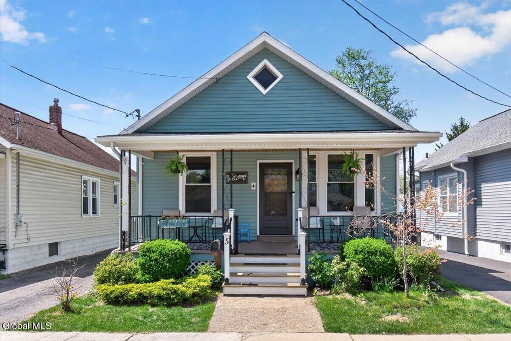5 Cromer Avenue, Schenectady, NY 12304