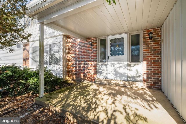 3105 WILMONT DR, Wilmington, DE 19810