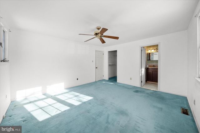 3105 WILMONT DR, Wilmington, DE 19810