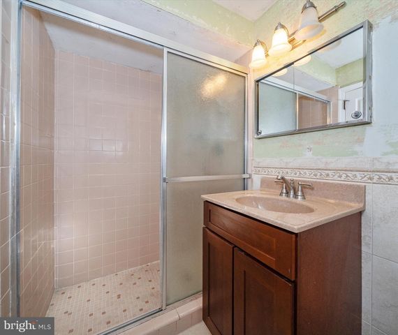 3105 WILMONT DR, Wilmington, DE 19810