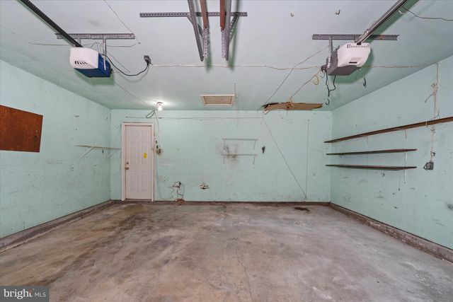 3105 WILMONT DR, Wilmington, DE 19810