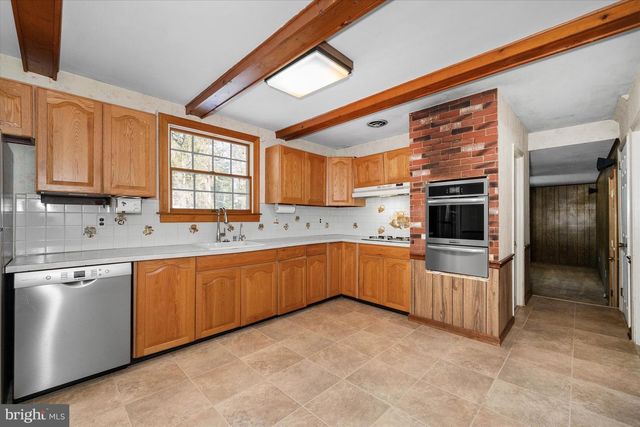 3105 WILMONT DR, Wilmington, DE 19810