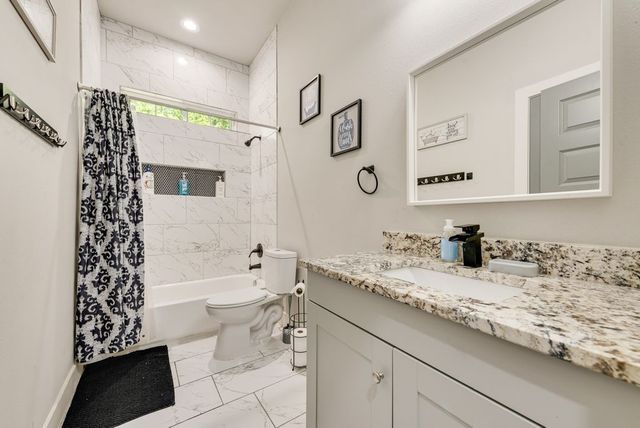 215 Idle Creek Lane, Desoto, TX 75115