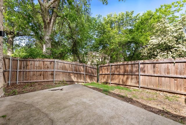 215 Idle Creek Lane, Desoto, TX 75115