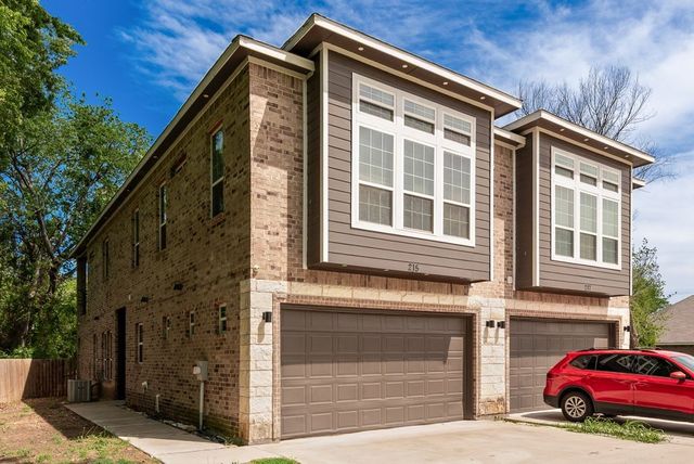 215 Idle Creek Lane, Desoto, TX 75115