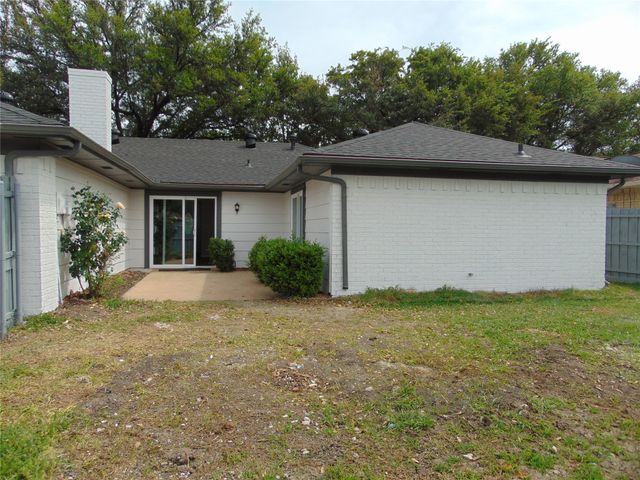 3229 Kensington Drive, Mesquite, TX 75150