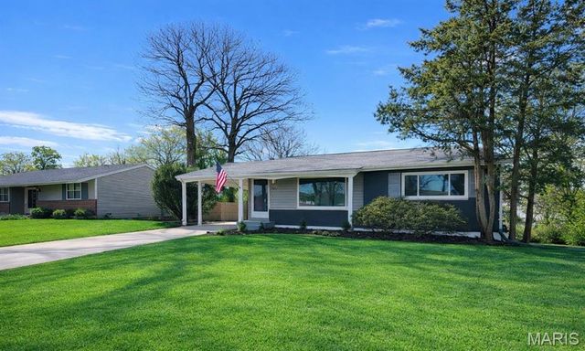 11072 Galaxy Drive, Maryland Heights, MO 63043