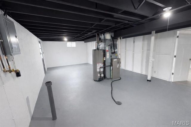 11072 Galaxy Drive, Maryland Heights, MO 63043