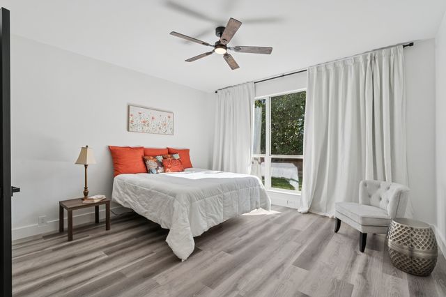 808 Lake Bridge Drive, Lake Dallas, TX 75065