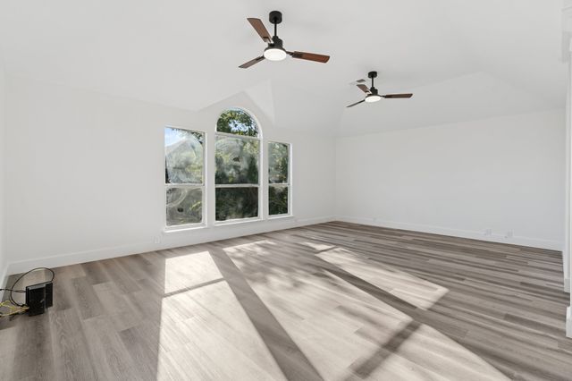 808 Lake Bridge Drive, Lake Dallas, TX 75065