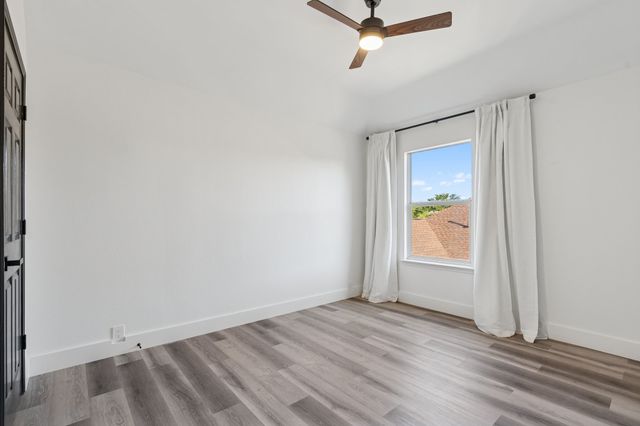 808 Lake Bridge Drive, Lake Dallas, TX 75065