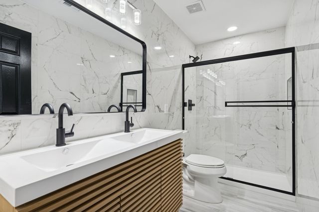 808 Lake Bridge Drive, Lake Dallas, TX 75065