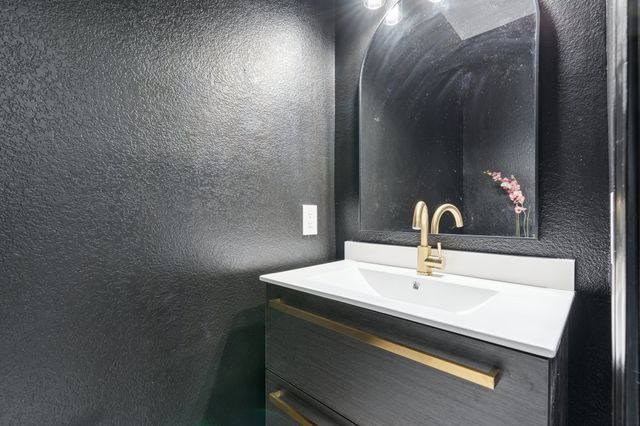 808 Lake Bridge Drive, Lake Dallas, TX 75065