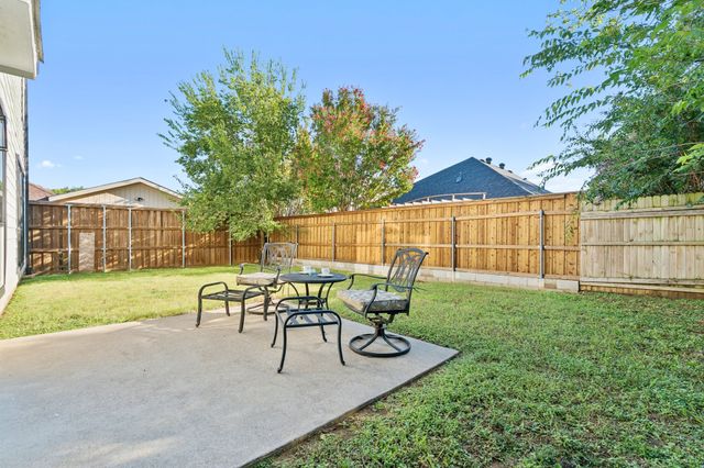 808 Lake Bridge Drive, Lake Dallas, TX 75065